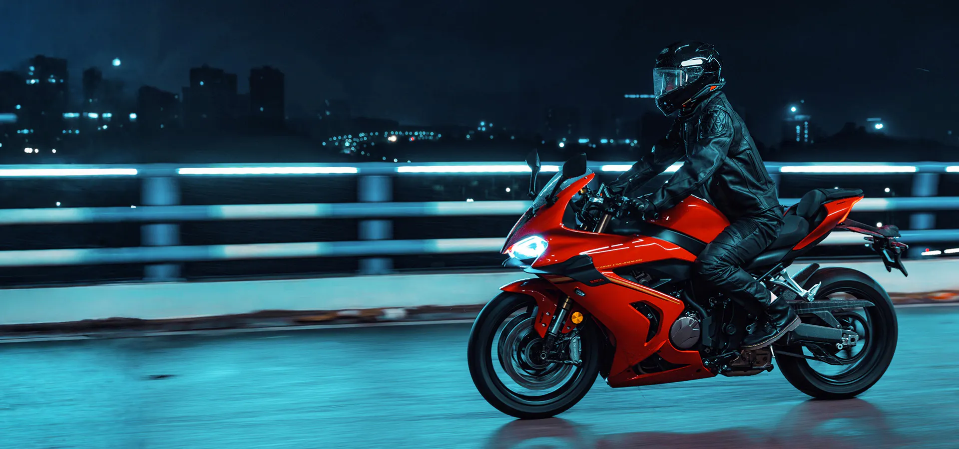 Model-Hero-Image SRK-800-RR-Hero