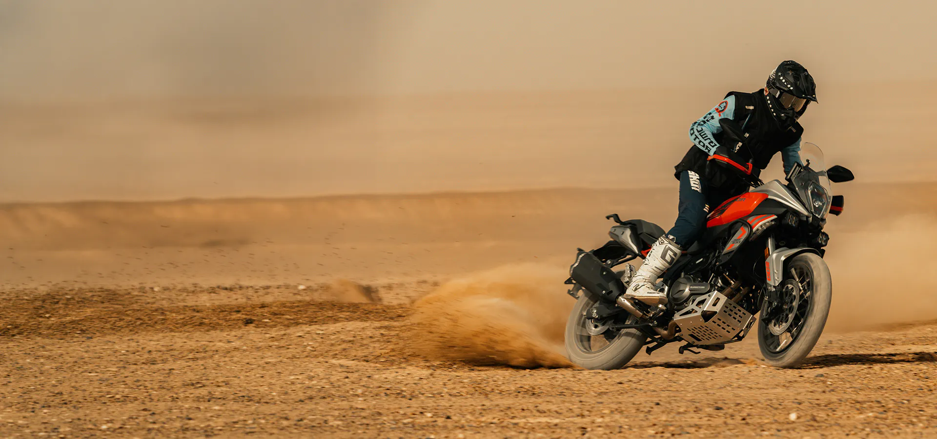 Model-Hero-Image SRT-600-SX-Hero